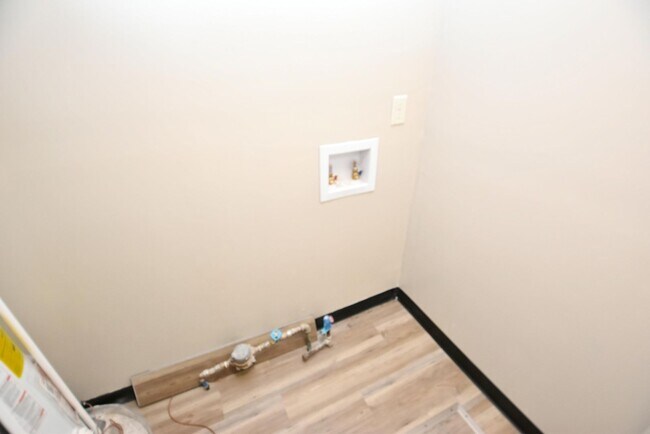 Building Photo - Remodeled 3 bedroom 1 bath home in South Bend IN