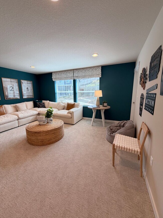 Building Photo - Model home! 4-bed 3-Bath Home on Moon MTN!