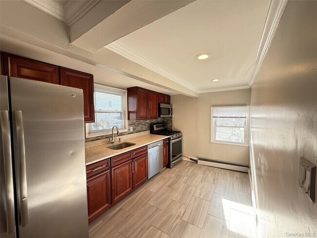 Building Photo - 610 Laurelton Blvd