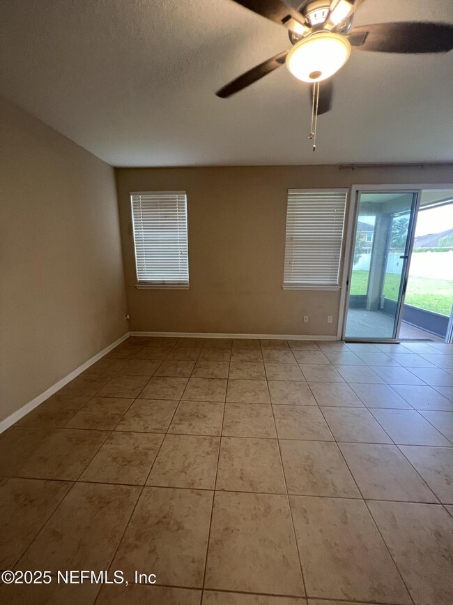 Building Photo - 232 S Field Crest Dr