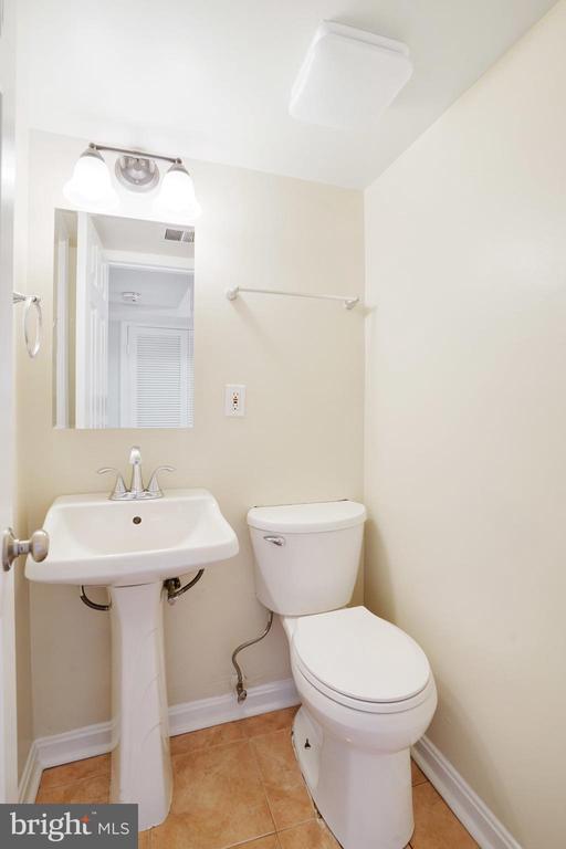 Building Photo - 4339 Cedarlake Ct