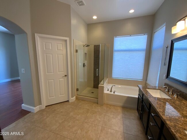 Building Photo - 6204 E Phelps Rd