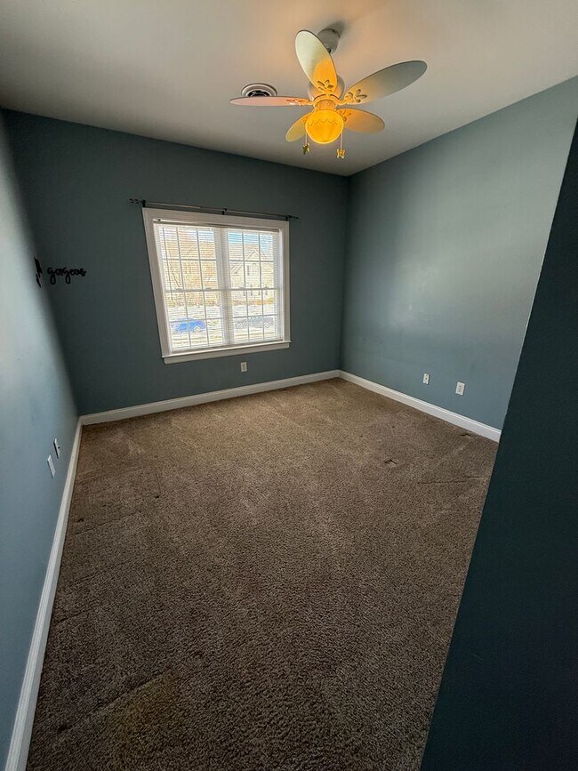 Building Photo - Large 4 Bedroom Home in Glen Allen