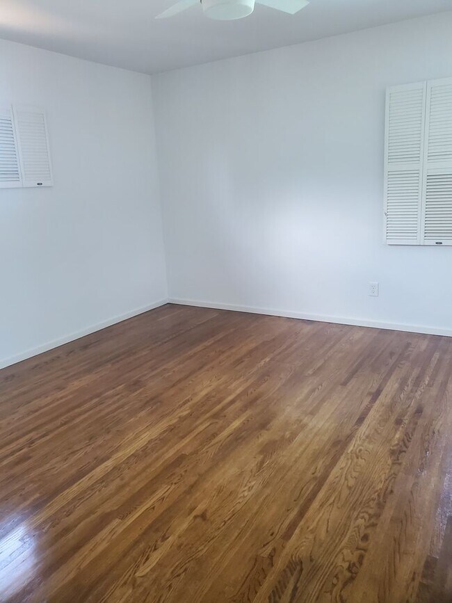 Building Photo - Recently Upgraded and Refreshed House with Pool and Casita