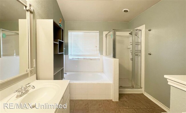 Building Photo - 4707 Shavano Ct