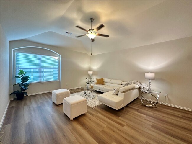 Building Photo - 6818 Pear Point Ln