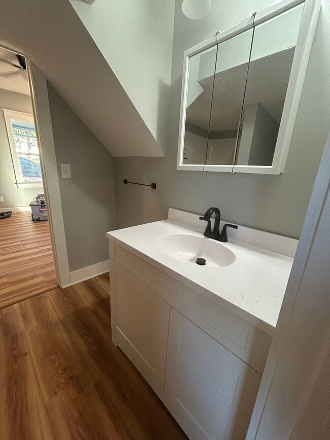 Building Photo - 839 Locust St