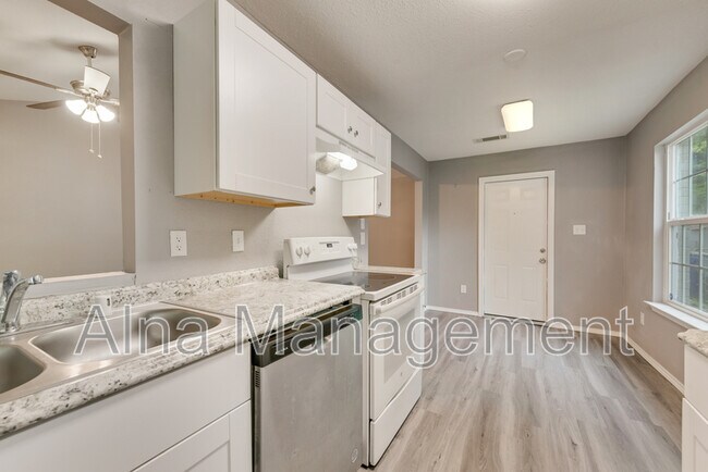 Building Photo - 1406 Willowbrook St