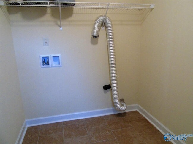 Building Photo - 5157a Maysville Rd