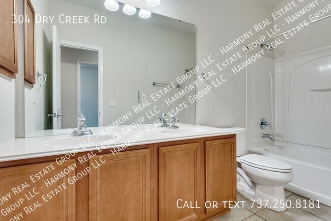 Building Photo - 304 Dry Creek Rd