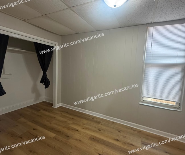 Building Photo - 4856 Magoun Ave