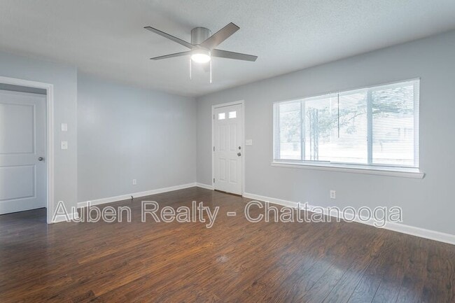 Building Photo - 2806 Silverdale Rd