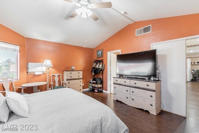 Building Photo - 1216 Olvera Way