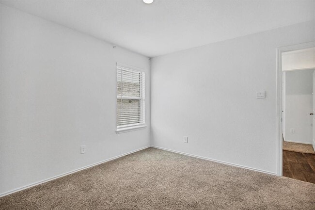Building Photo - 2439 Moraine Vly Dr