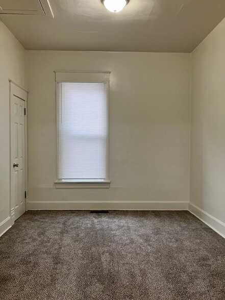 Building Photo - 319 W Nebraska Ave