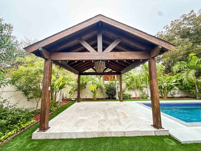 Building Photo - 3128 Rosco Dr