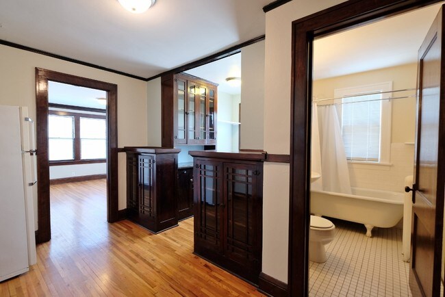 Building Photo - Goodrich Ave Villas