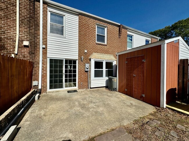 Building Photo - Updated 3-Bedroom Townhome 03-25-26!! Fenced yard, excellent School Zones!!