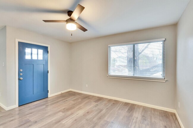 Building Photo - 2203 E Stassney Ln