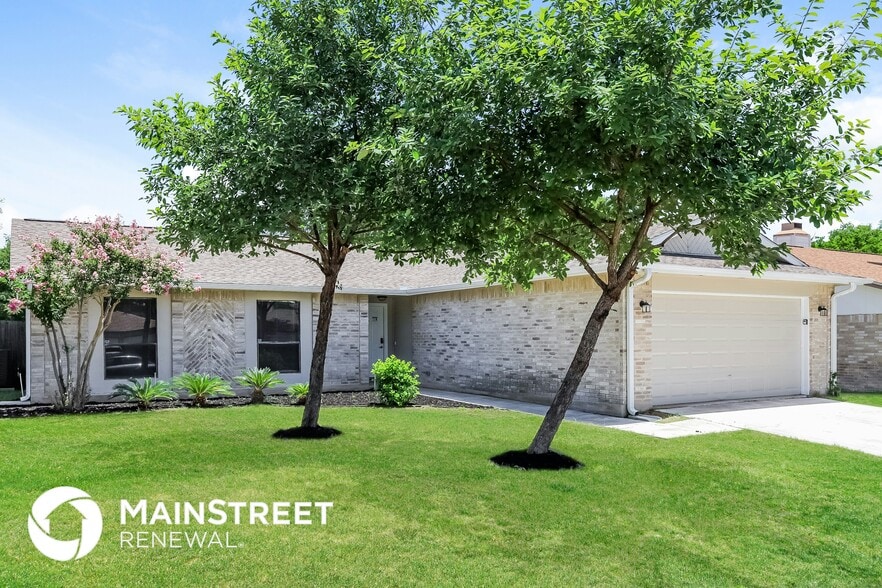 Building Photo - 2755 Knoll Tree St