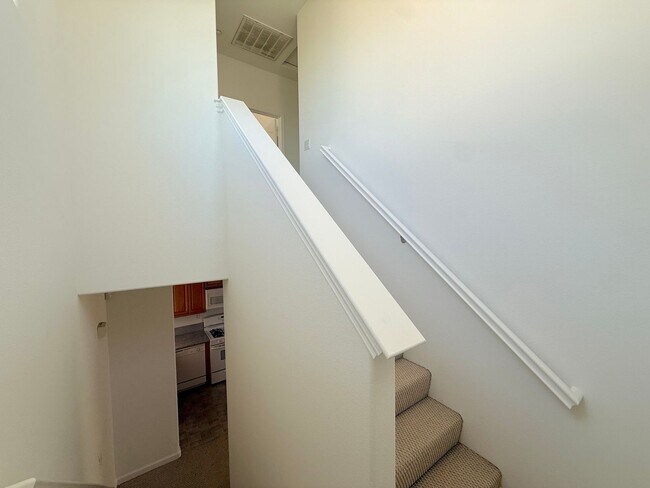 Building Photo - 2054
