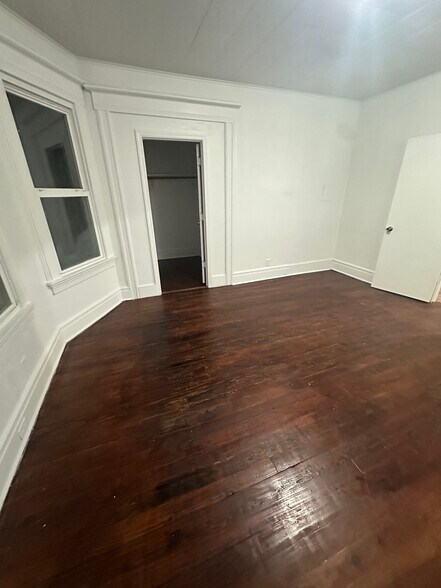 Building Photo - 96 N Essex Ave