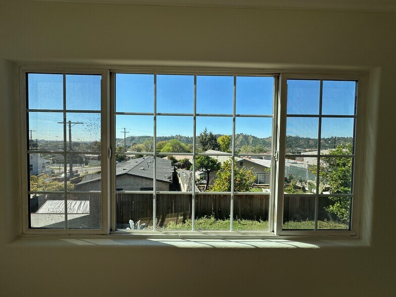 Building Photo - 3513 Loosmore St