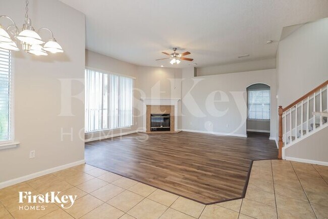 Building Photo - 1909 Holly Oak Dr