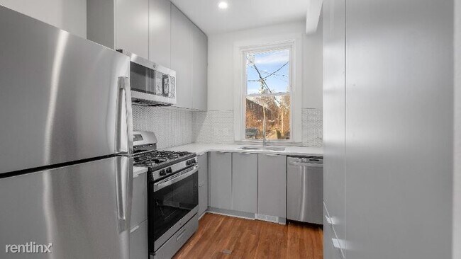 Building Photo - 7640 Kercheval Ave