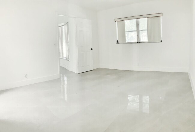 Building Photo - Charming 4-Bedroom, 3-Bath Home – Spacious...