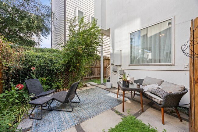 Building Photo - 5628 Kiam St