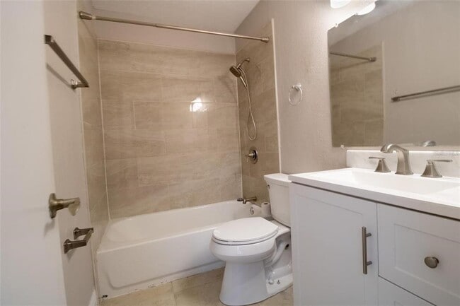 Building Photo - 13725 Juniper Blossom Dr