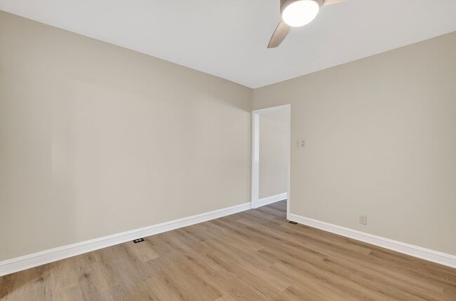 Building Photo - 2 Bedroom in New Castle