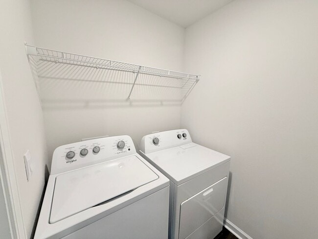 Building Photo - Spacious 4-Bedroom Home - Community Pool