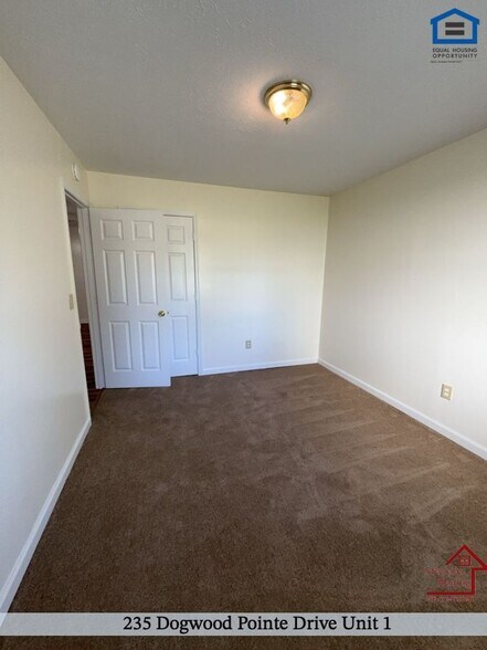 Building Photo - 235 Dogwood Pointe Dr