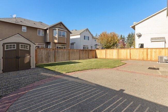 Building Photo - Beautiful 4 bedroom 2.5 bath in Maple Valley