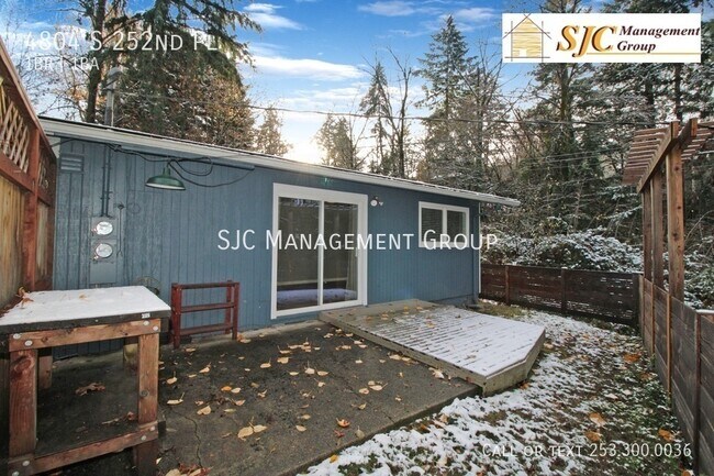 Building Photo - 4804 S 252nd Pl