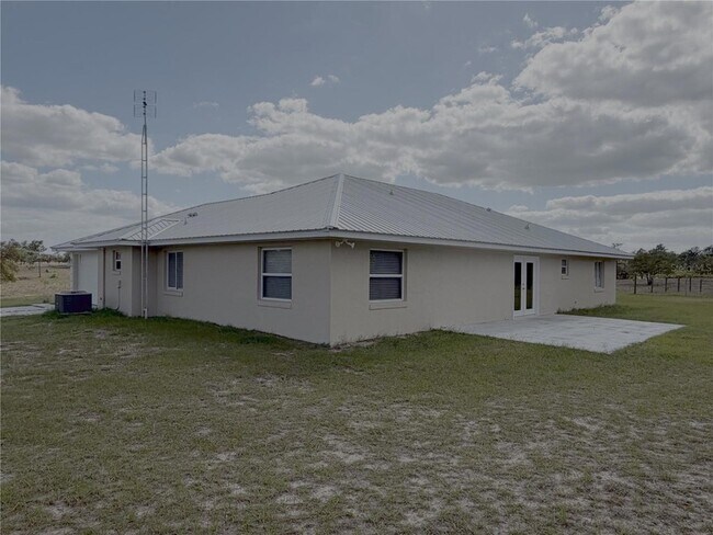 Building Photo - 7750 SE 150 Ave