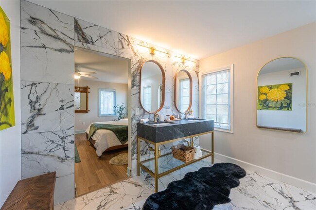 Building Photo - 5005 Canterbury Dr