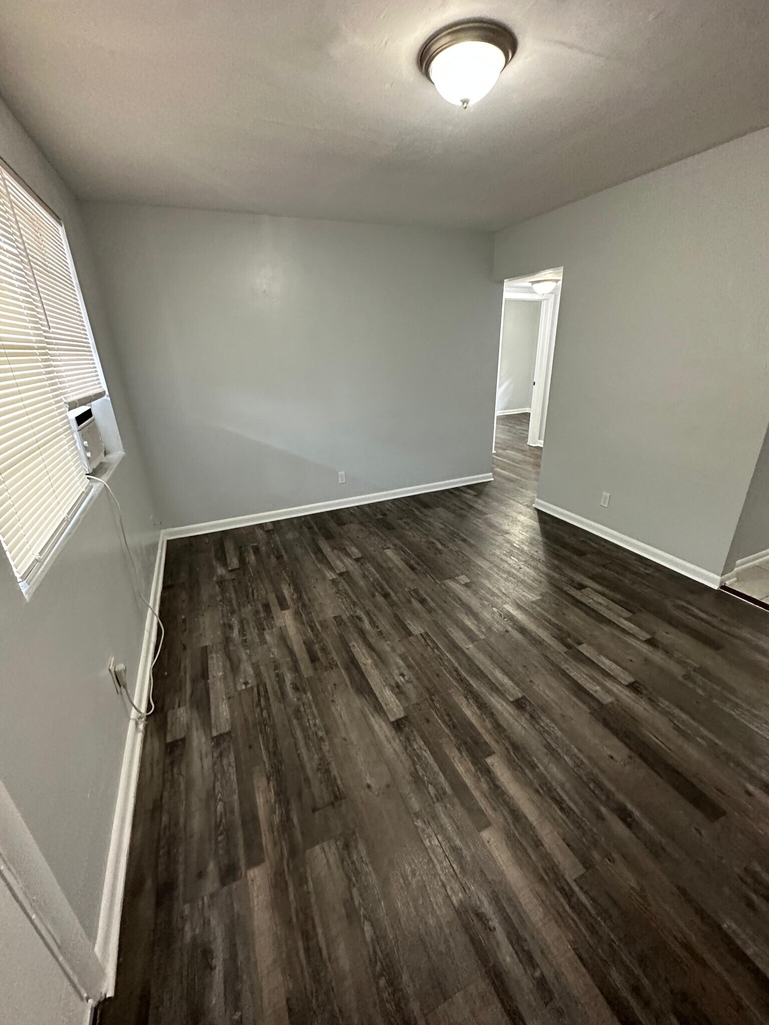 Building Photo - 2002 Palafox St