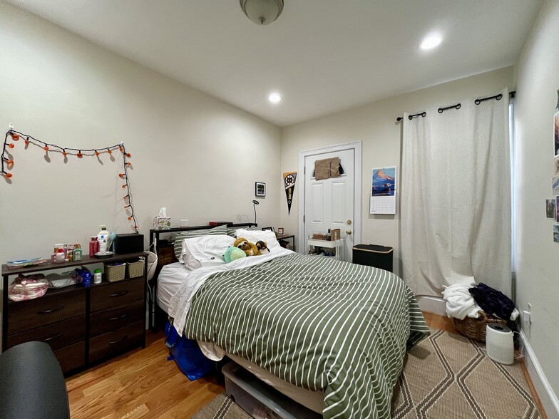 Building Photo - 179 Northampton St