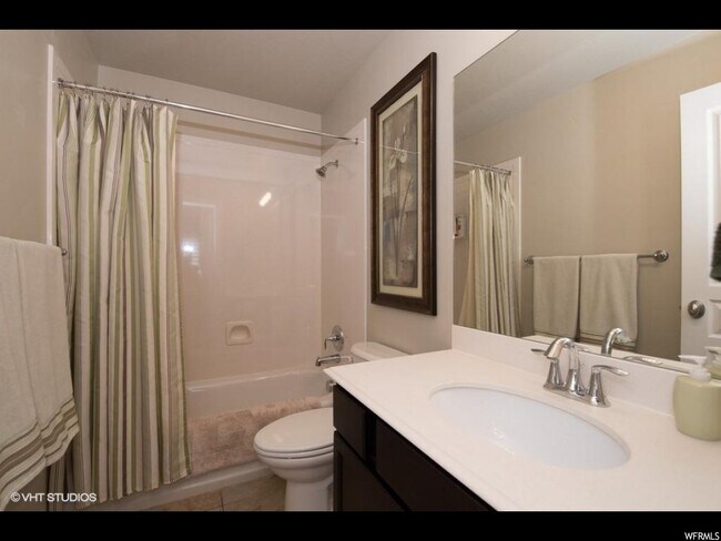 Building Photo - 1293 S Mountain Crest Dr