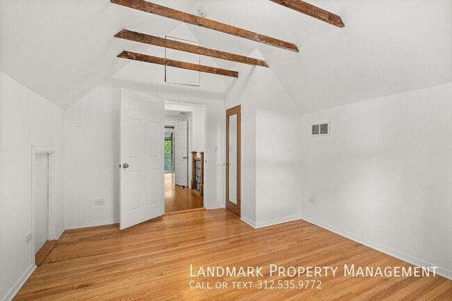 Building Photo - 3450 N Hamlin Ave