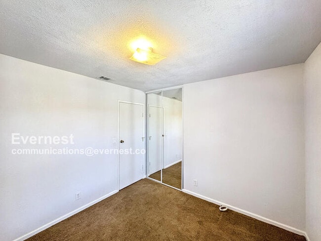 Building Photo - 300 Hannigan Wy