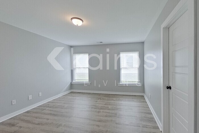 Building Photo - 855 Maple Trce