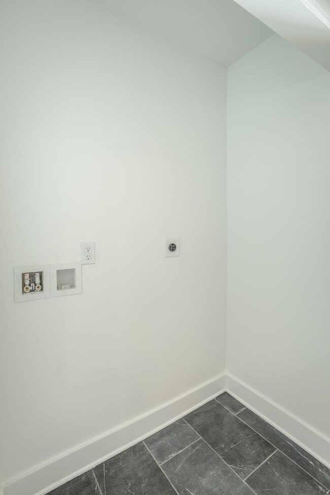 Building Photo - 2105 Ivy St