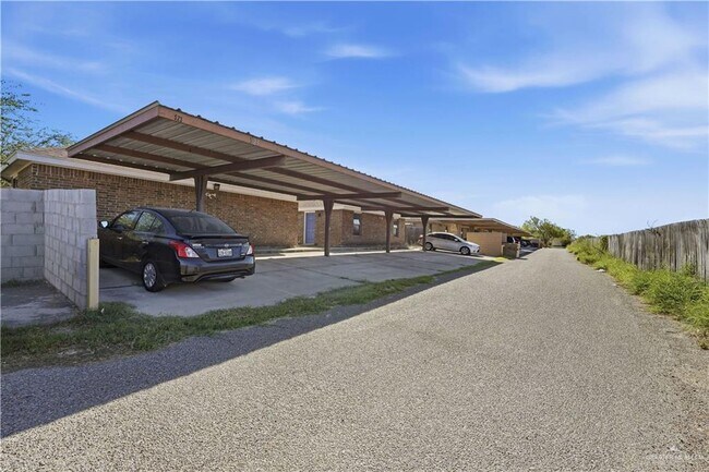 Building Photo - 14 Lotto Ln