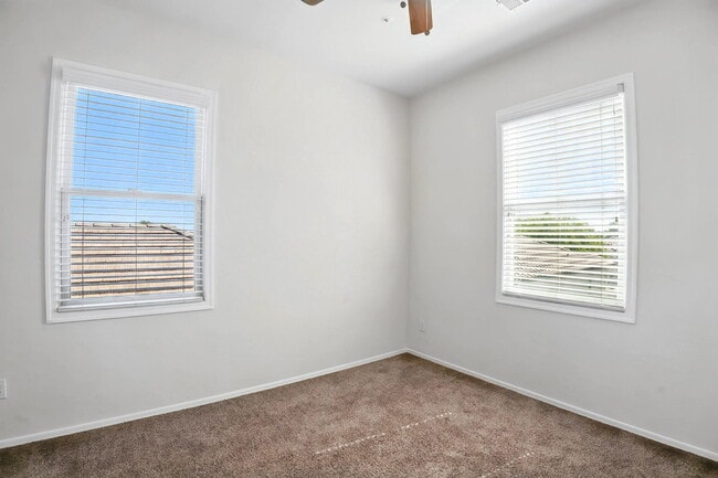 Building Photo - 4212 E Jasper Dr
