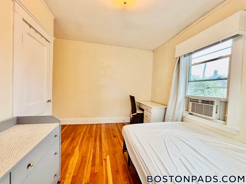 Building Photo - 38 Kirkwood Rd