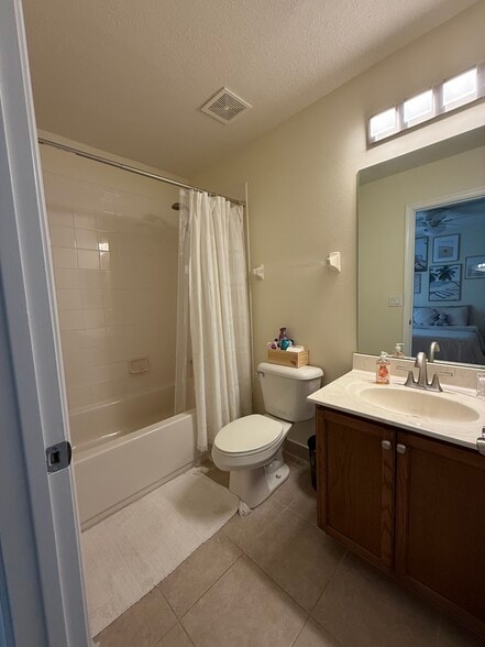 Building Photo - 2759 SE Birmingham Dr